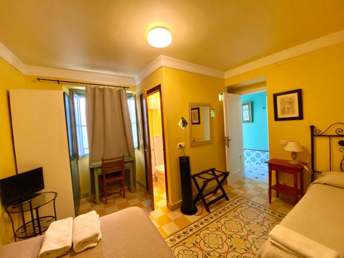 Chambre Triple avec Salle de Bains Privative