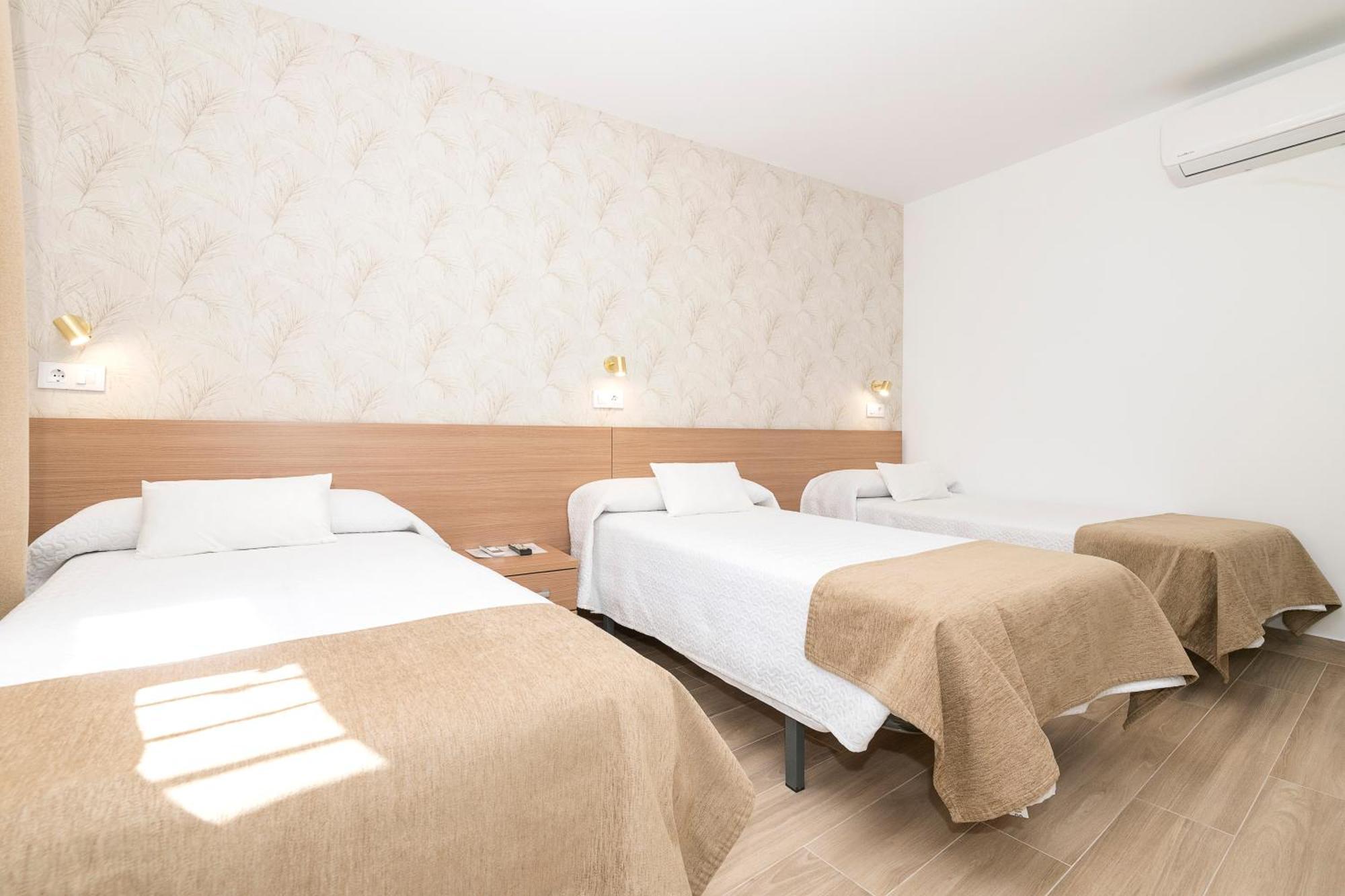 Chambre Triple avec Salle de Bains Privative