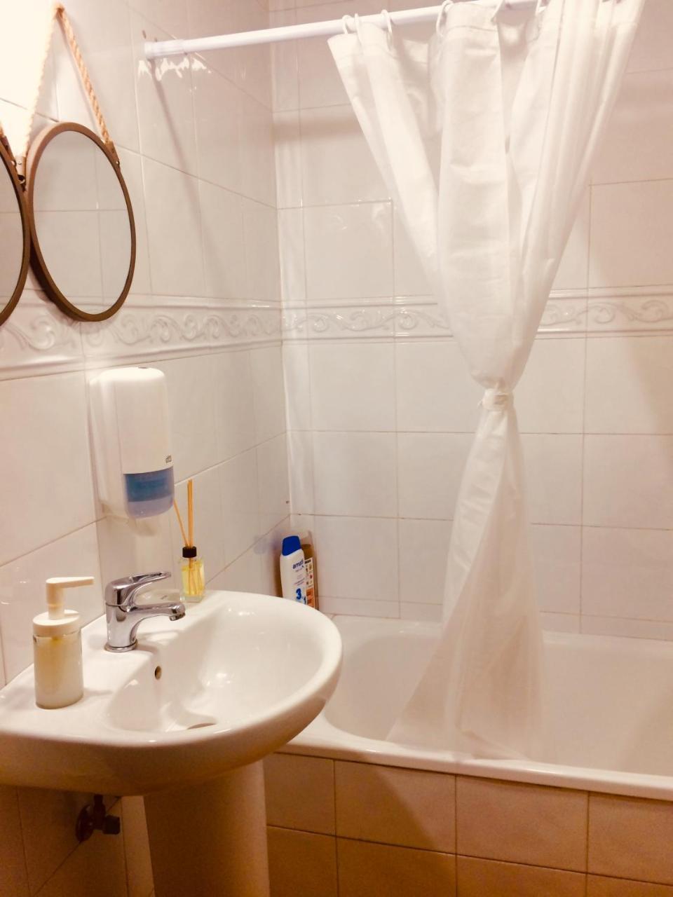 Single Room,757695445:JPEG