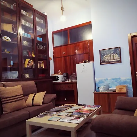 Hostal Casa Nautilus-3